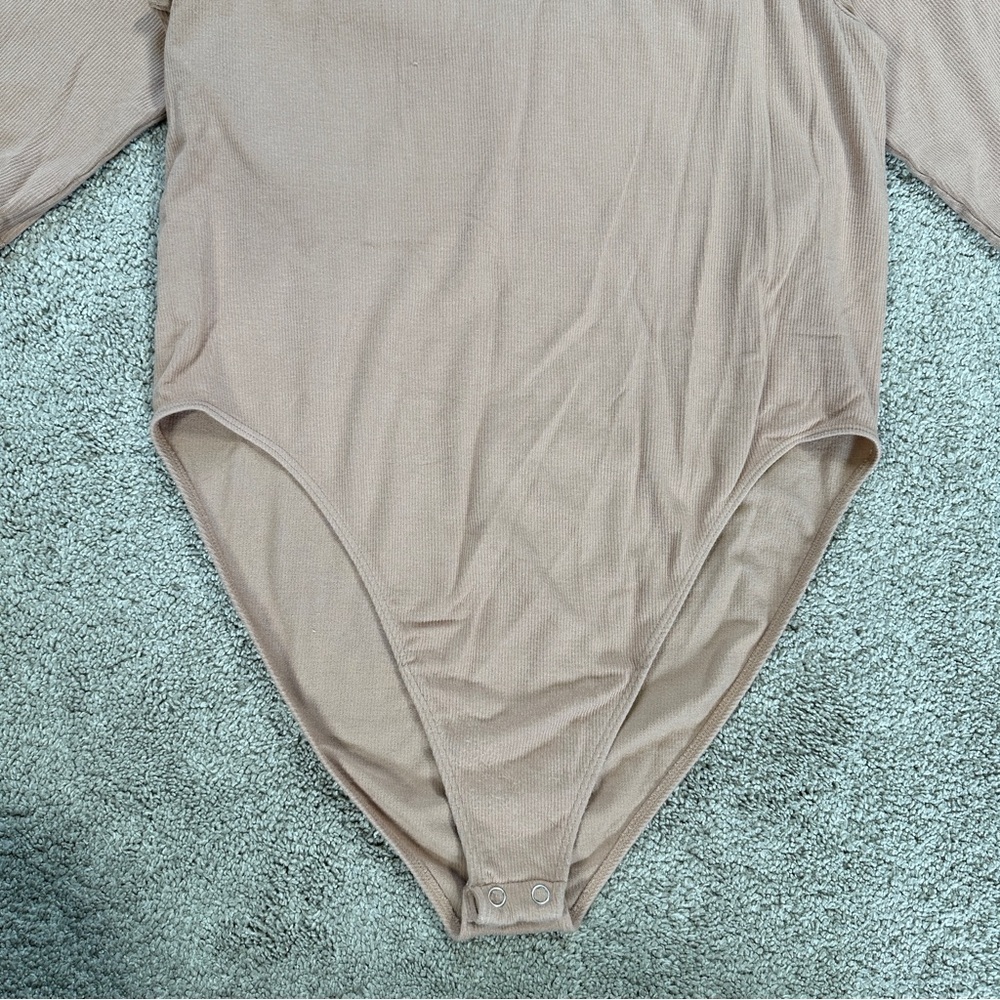 Fabletics Women’s Finely Cutout Seamless Bodysuit Ribbed Shortsleeve Desert XL - Picture 5 of 15